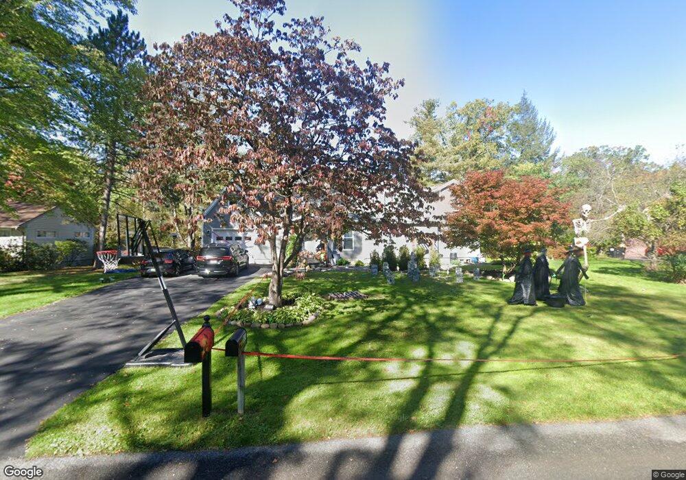 805 Whitney Dr, Schenectady, NY 12309 - photo 1