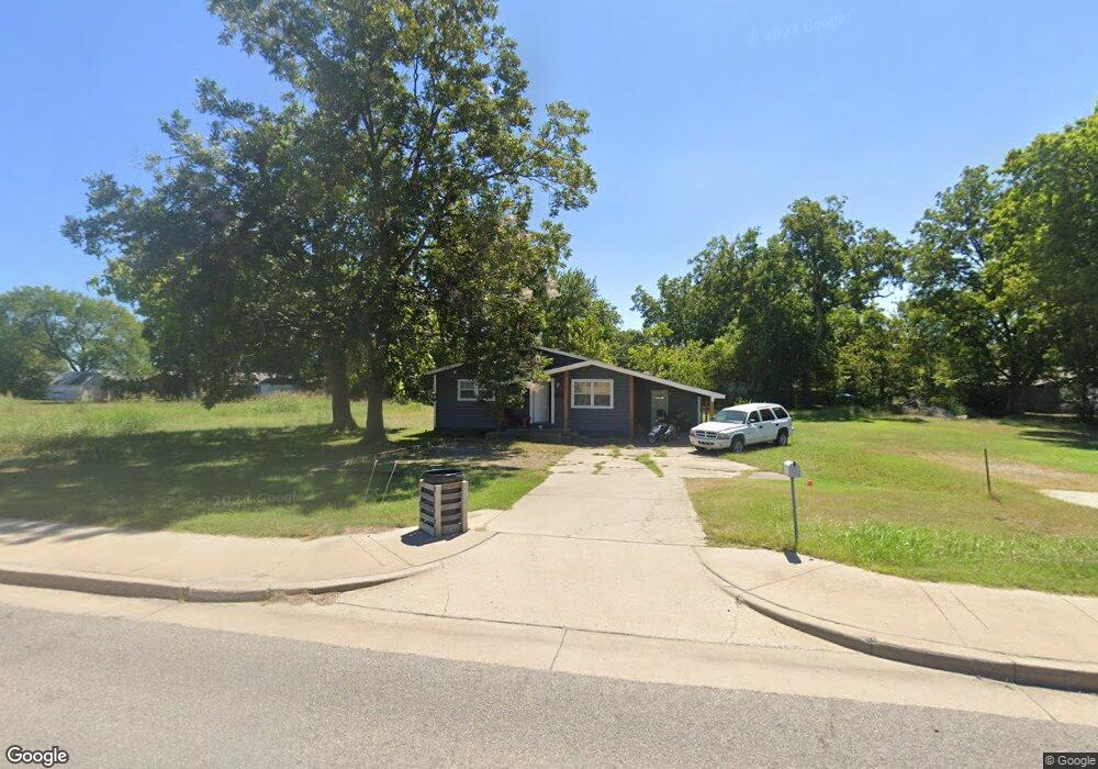 1204 E Graham Ave, Pryor, OK 74361 - photo 1