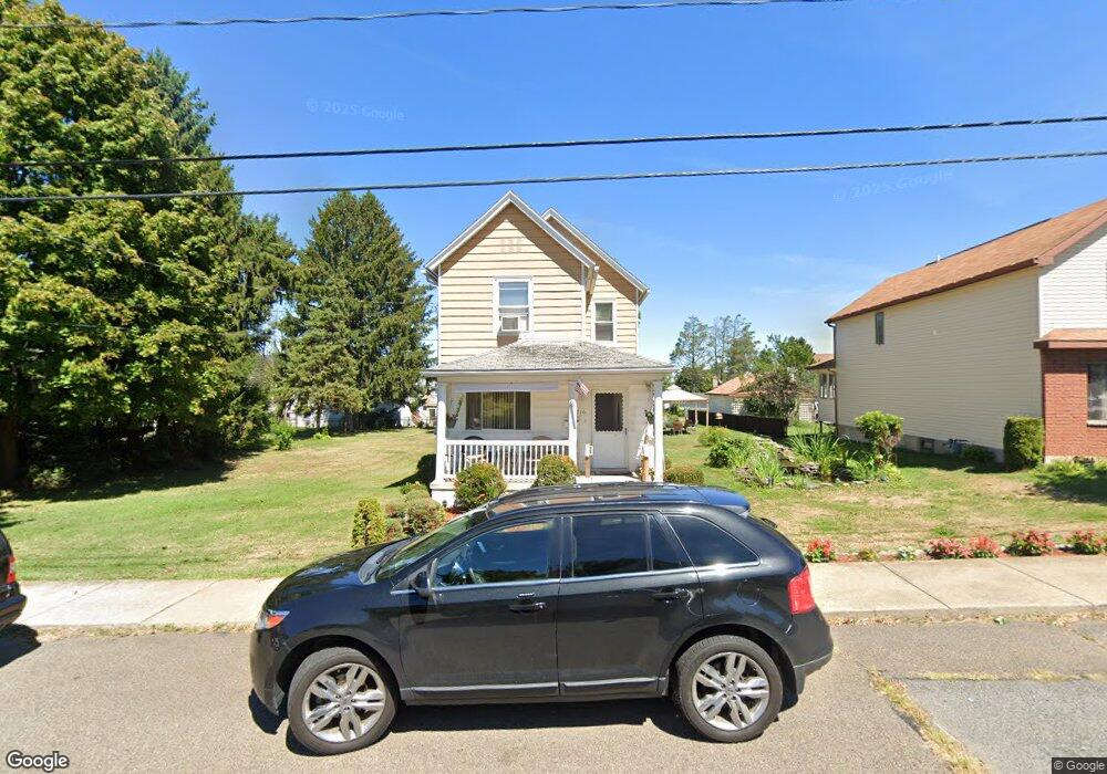 716 W Grove St, Taylor, PA 18517 - photo 1