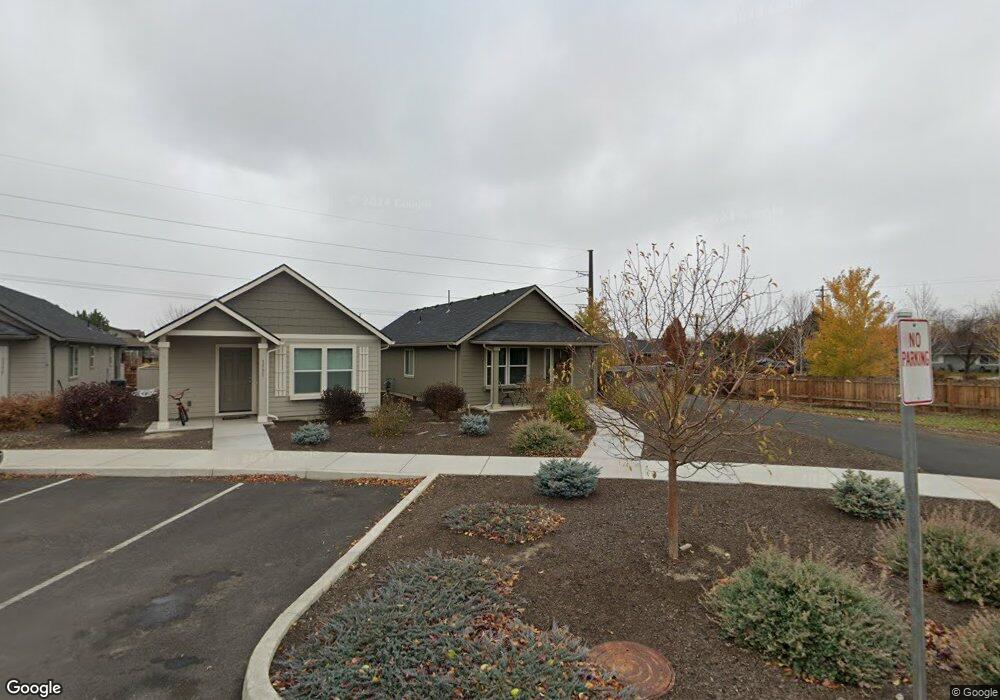 1527 SW 36th Loop, Redmond, OR 97756 - photo 1