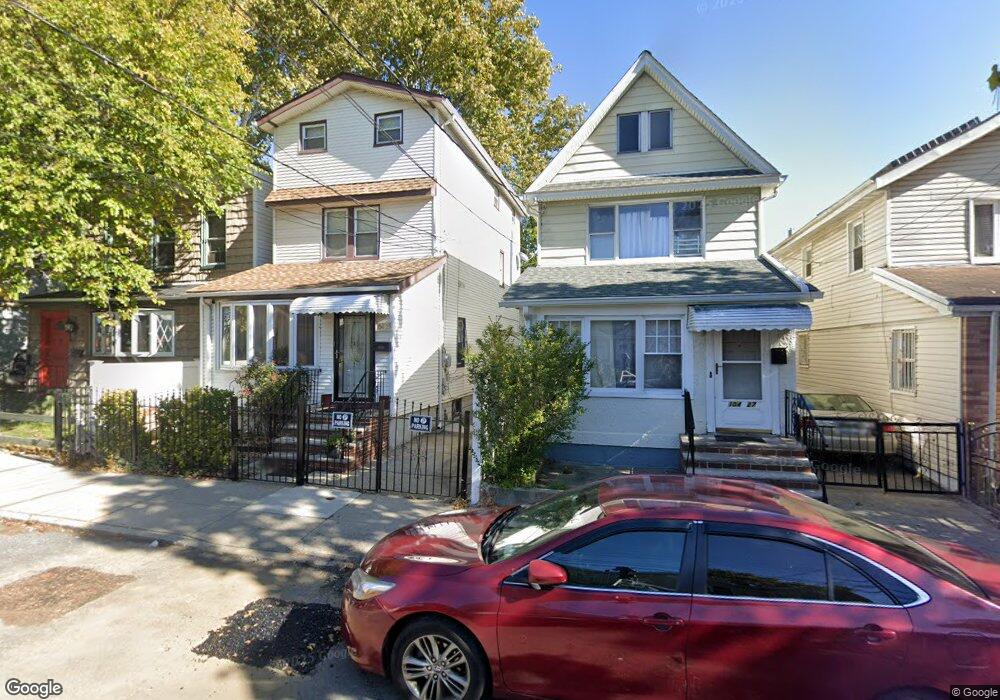 10425 165th St, Jamaica, NY 11433 - photo 1