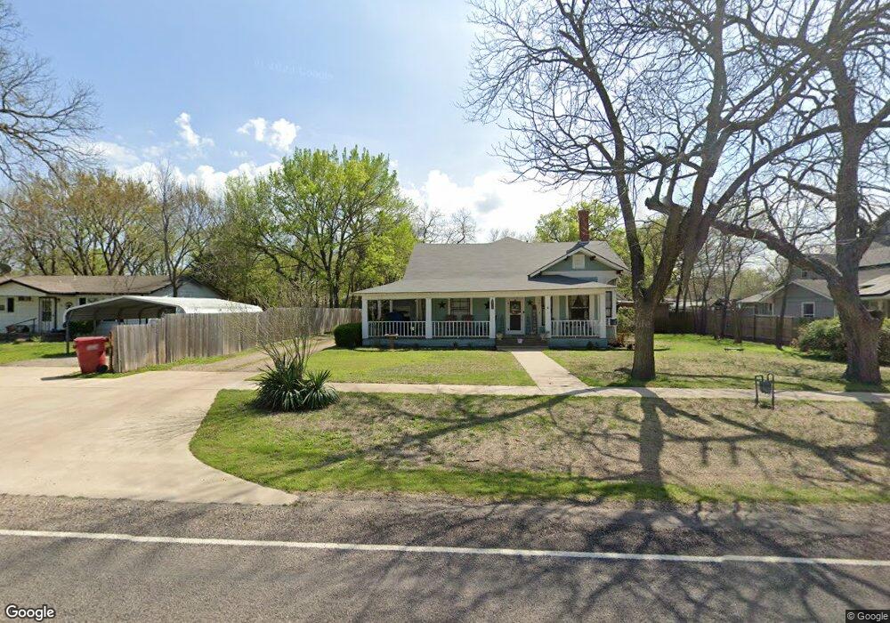 413 W Grand St, Whitewright, TX 75491 - photo 1