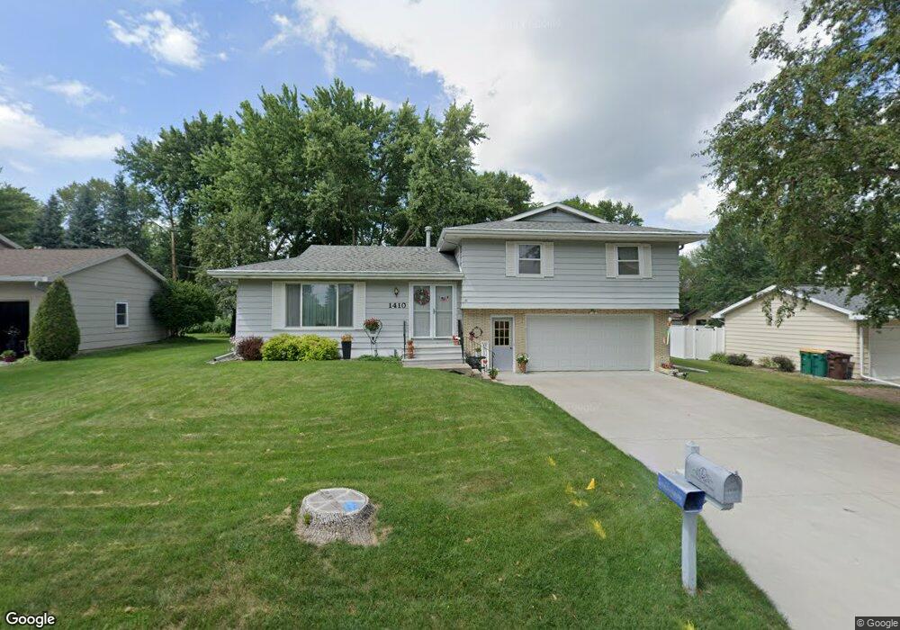 1410 Southview Ln, Albert Lea, MN 56007 - photo 1