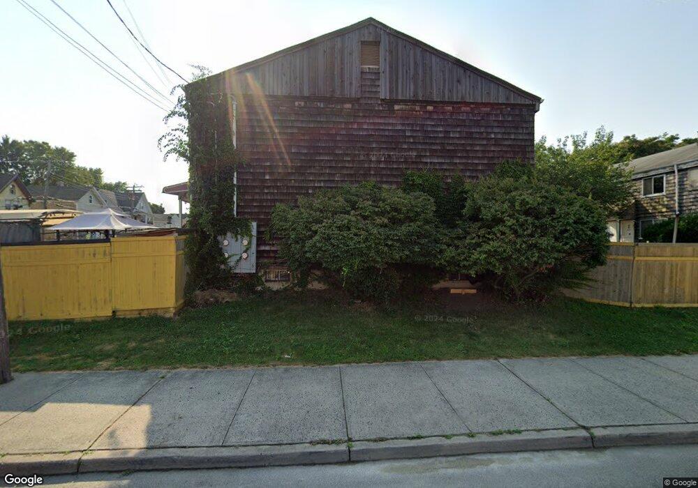 614 Seaview Ave, Bridgeport, CT 06607 - photo 1