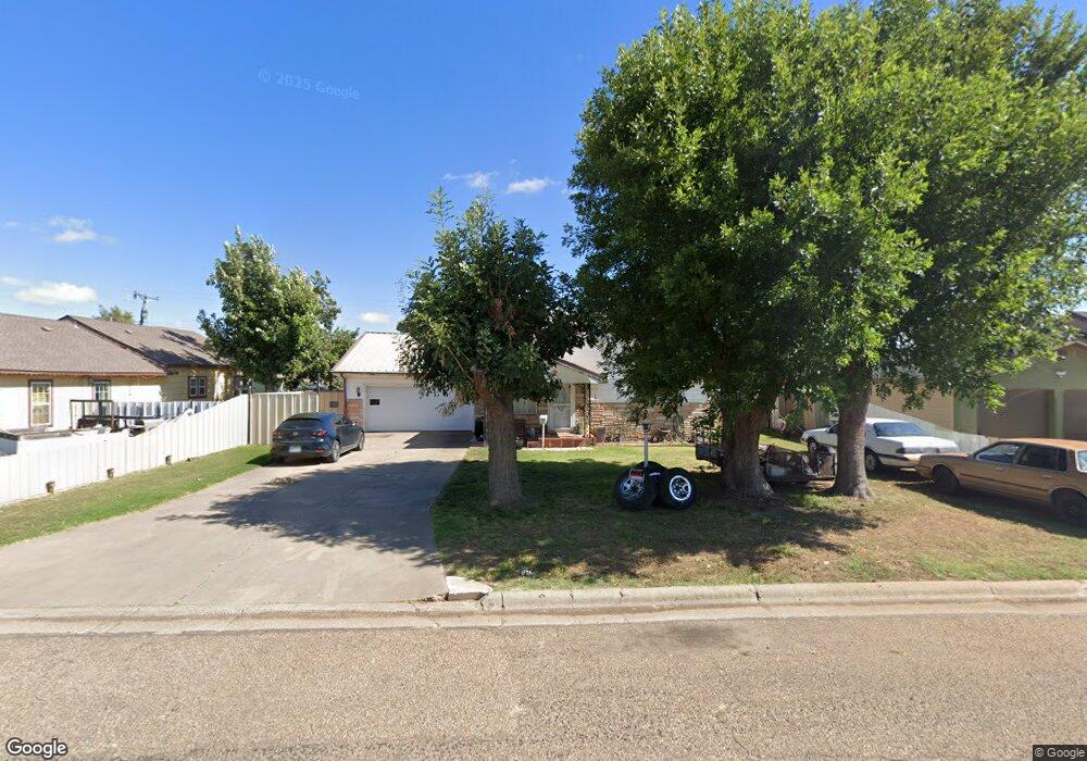 712 Cedar Ave, Dumas, TX 79029 - photo 1