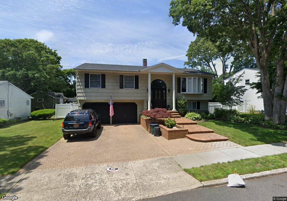 700 Bohemia Pkwy, Sayville, NY 11782 - photo 1