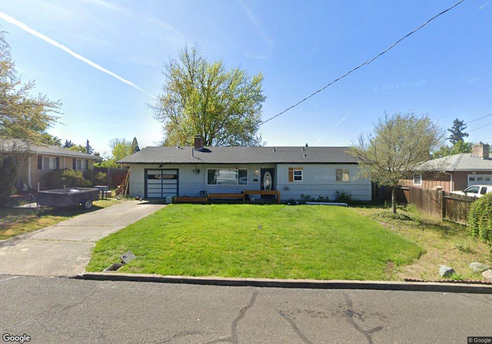 210 Princess Way, Central Point, OR 97502 - photo 1