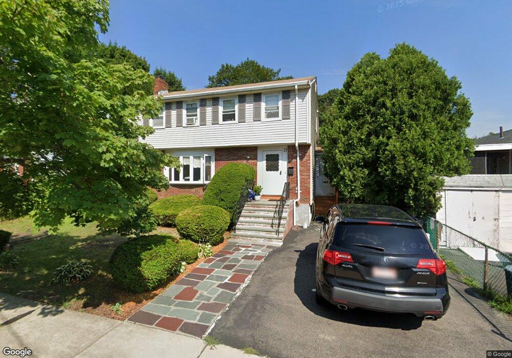 37 Sherbrook St, West Roxbury, MA 02132 - photo 1