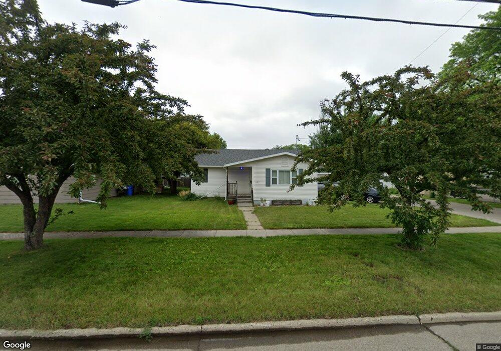 607 15th Ave N, Fargo, ND 58102 - photo 1