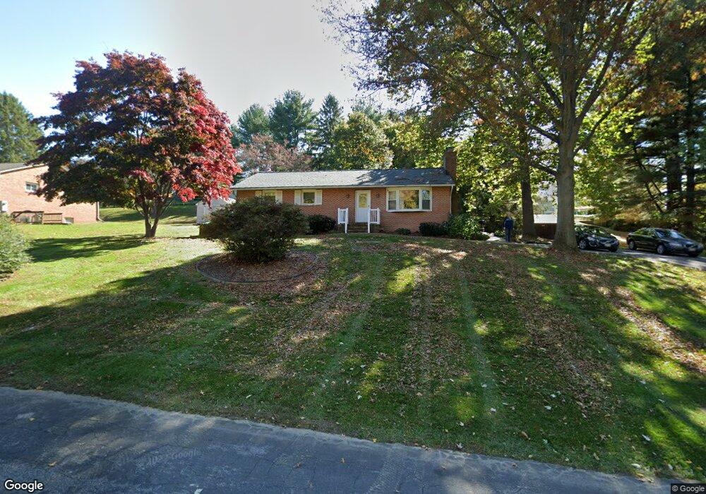 5708 Oakview Dr, Sykesville, MD 21784 - photo 1