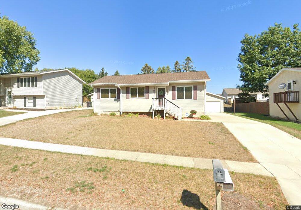 1421 Erik Rd, Cedar Falls, IA 50613 - photo 1