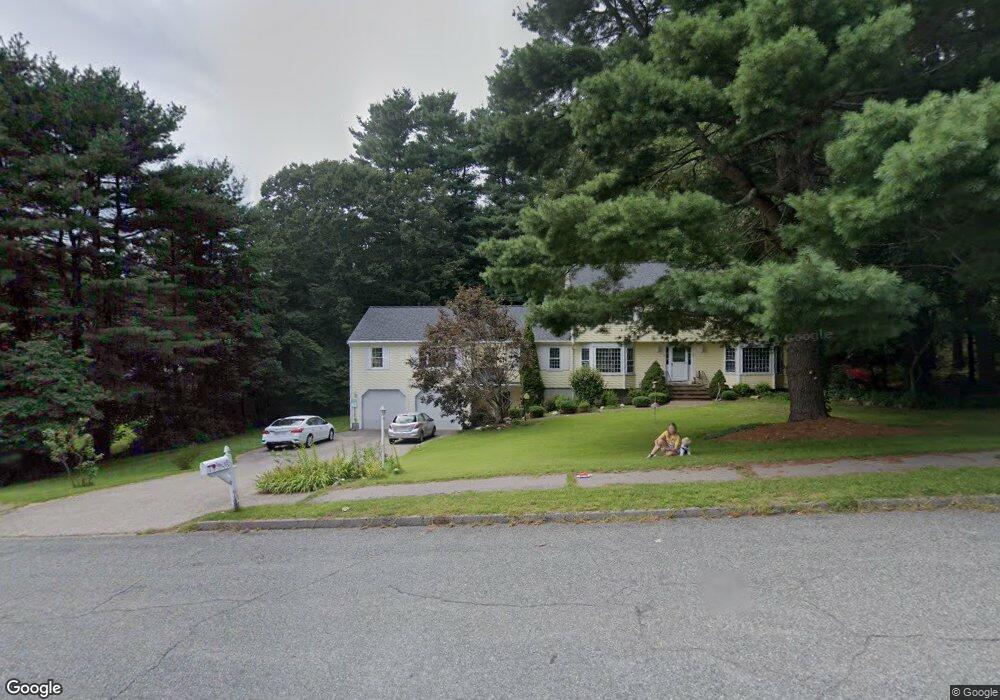 10 Lakewood Dr, Medfield, MA 02052 - photo 1