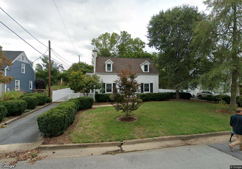 724 Locust Ave, Waynesboro, VA 22980 - photo 1