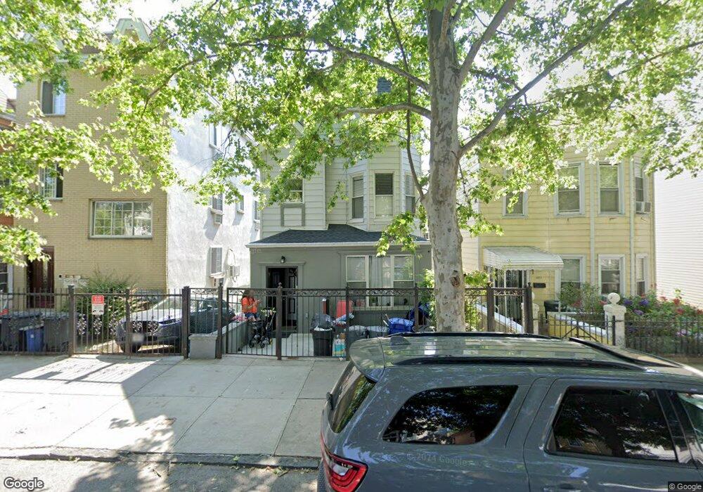 1819 Wallace Ave, Bronx, NY 10462 - photo 1