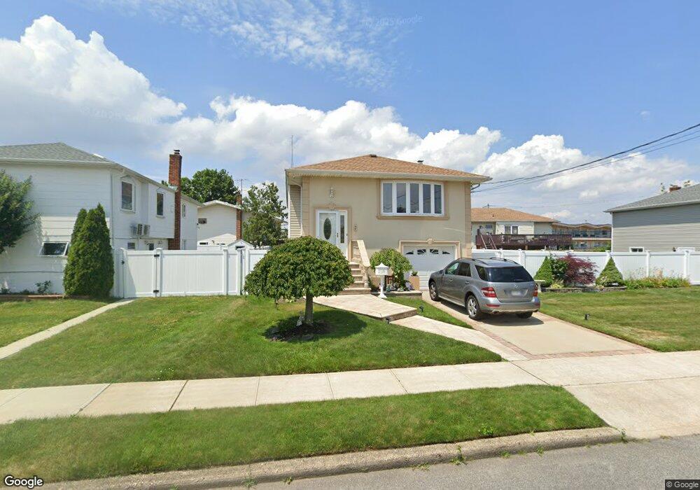 6 Laurel Rd, Freeport, NY 11520 - photo 1