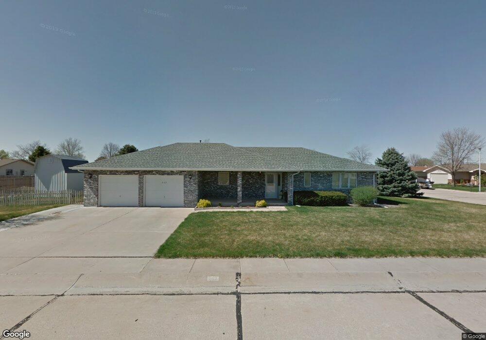202 Park Ridge Rd, North Platte, NE 69101 - photo 1