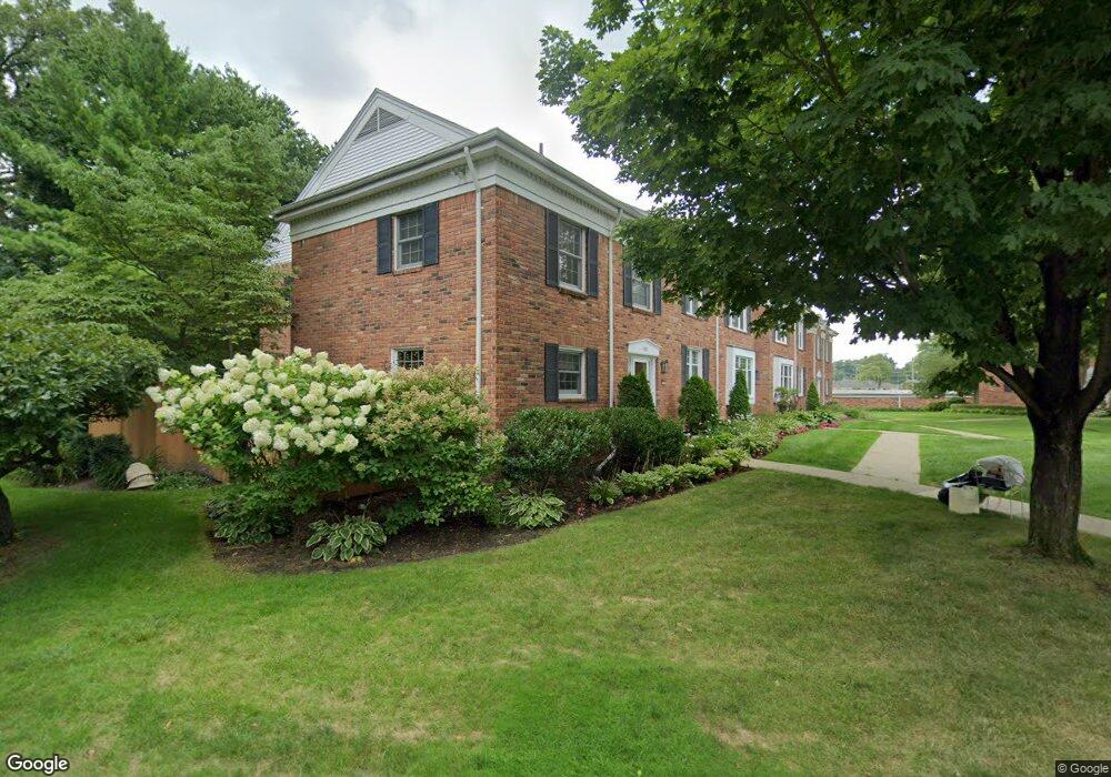 1160 Trailwood Path, Bloomfield Hills, MI 48301 - photo 1