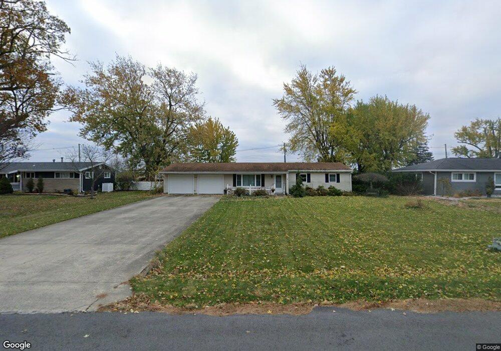 407 Woodlawn Dr, Wapakoneta, OH 45895 - photo 1