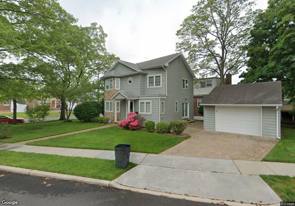 525 Terrace Ave, Garden City, NY 11530 - photo 1