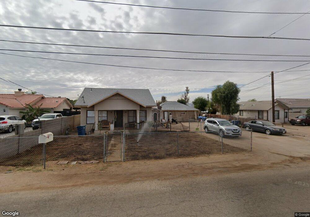 1074 S Palm Ave, Yuma, AZ 85364 - photo 1