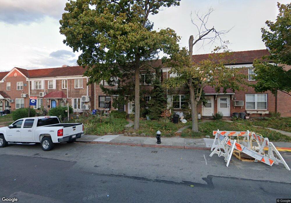 7565 Utopia Pkwy, Fresh Meadows, NY 11366 - photo 1