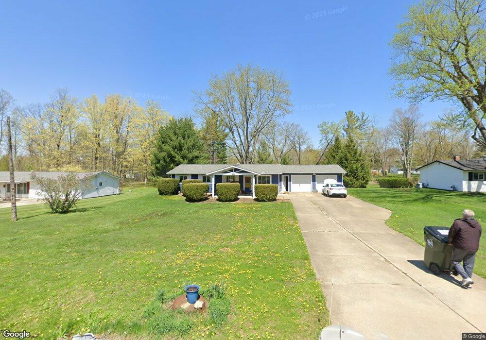 594 Sherwood Dr, Aurora, OH 44202 - photo 1