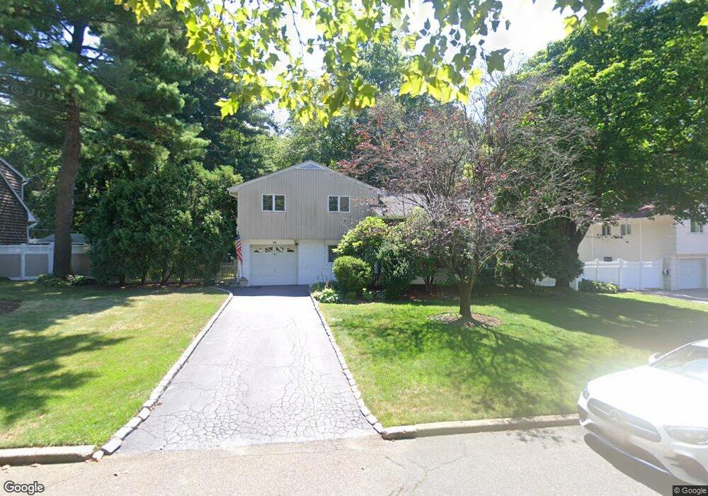 22 Daniel Dr, Glen Cove, NY 11542 - photo 1