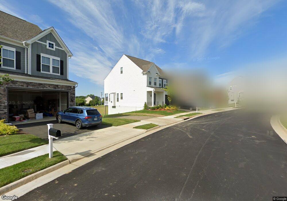 25639 Taylor Crescent Dr, Chantilly, VA 20152 - photo 1