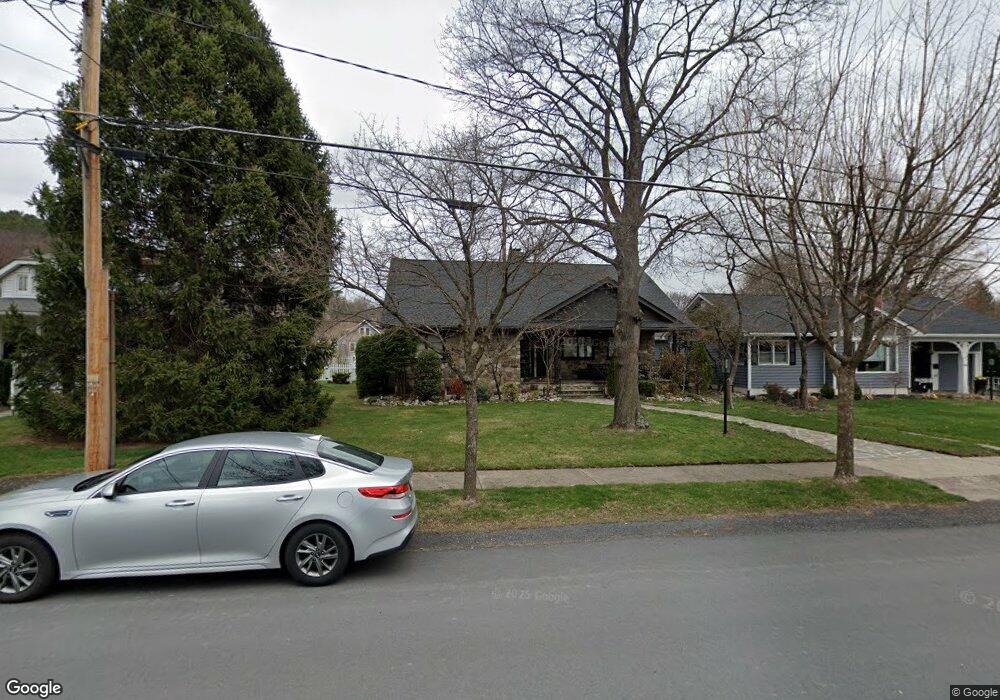 311 W Ann St, Milford, PA 18337 - photo 1