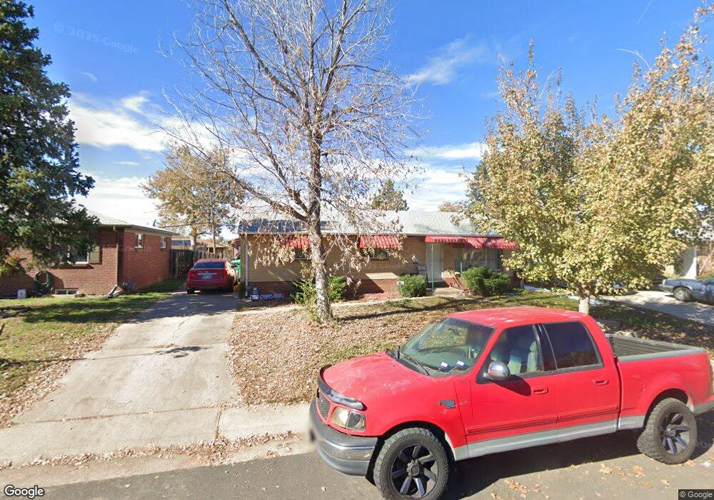 565 Florence St, Aurora, CO 80010 - photo 1