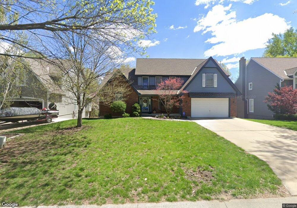 8515 Hallet St, Lenexa, KS 66215 - photo 1