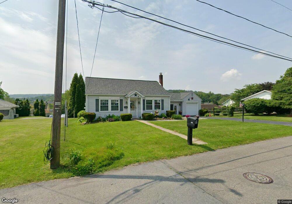 215 Williams St, Slatington, PA 18080 - photo 1