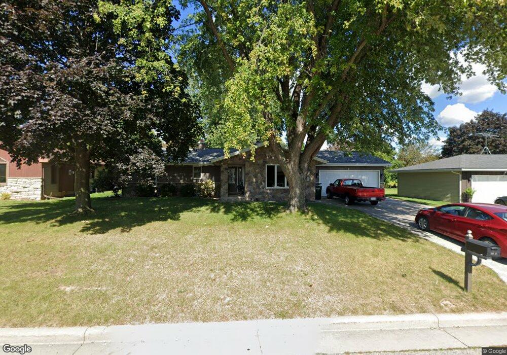 2240 W Jonathon Dr, Appleton, WI 54914 - photo 1