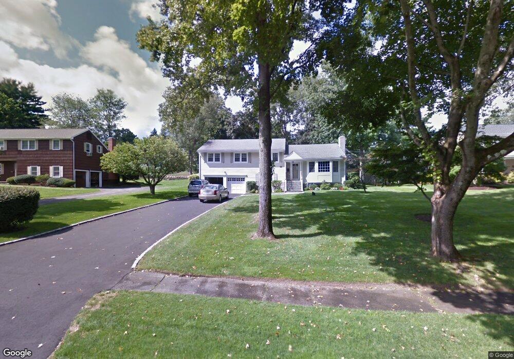 131 Field Crest Rd, New Canaan, CT 06840 - photo 1