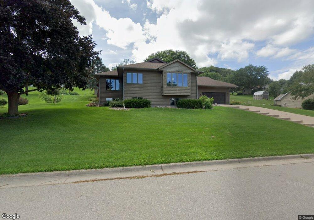 719 Jonathan Ln, La Crescent, MN 55947 - photo 1