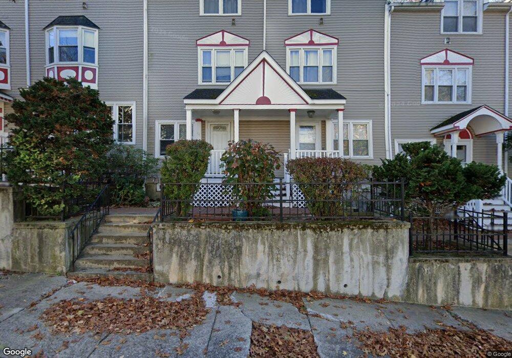 93 Evergreen St unit 93, Providence, RI 02906 - photo 1