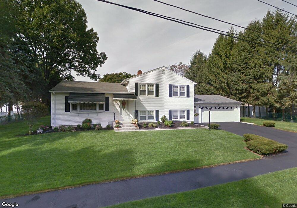 186 Manomet Ave, North Haven, CT 06473 - photo 1