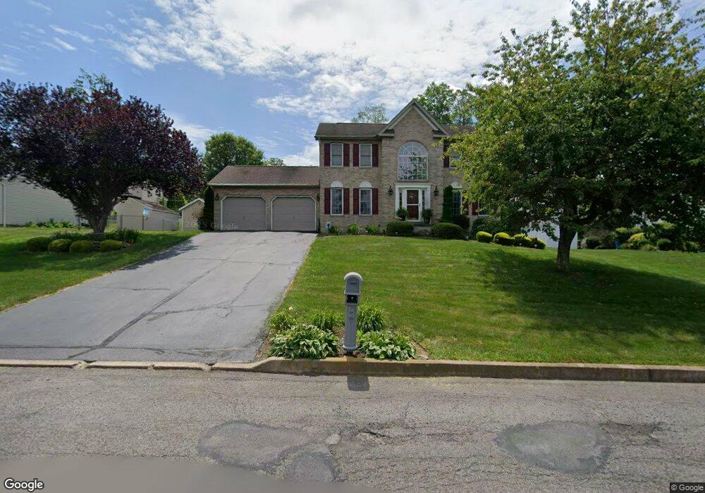 122 Kestrel Rd, Mountain Top, PA 18707 - photo 1