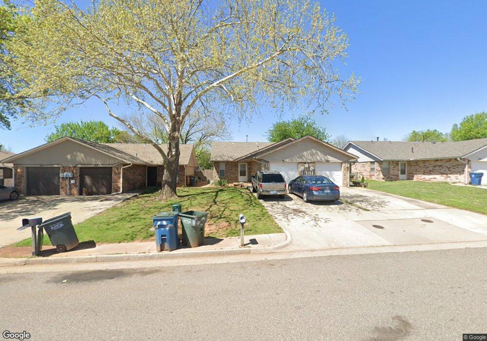 725 Swan Lake Rd, Edmond, OK 73003 - photo 1