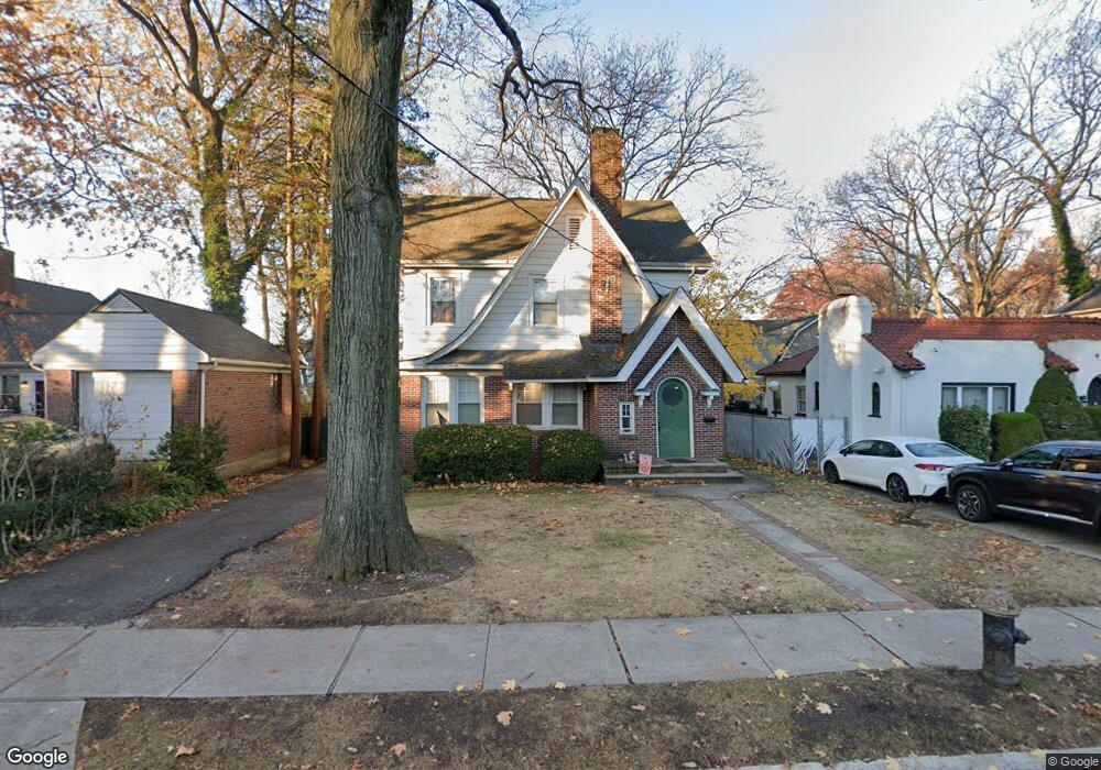 686 Broadway, Staten Island, NY 10310 - photo 1