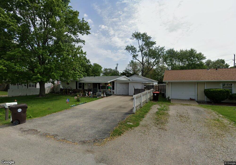 732 Bryan Ave, Lincoln, IL 62656 - photo 1
