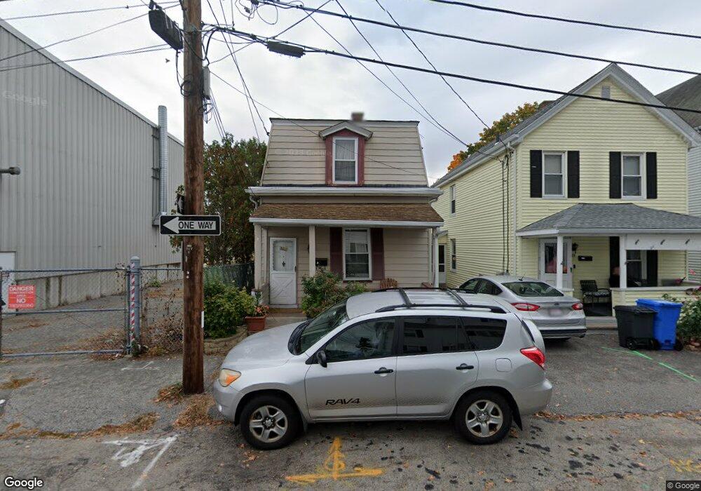 15 Castle St, Waltham, MA 02451 - photo 1