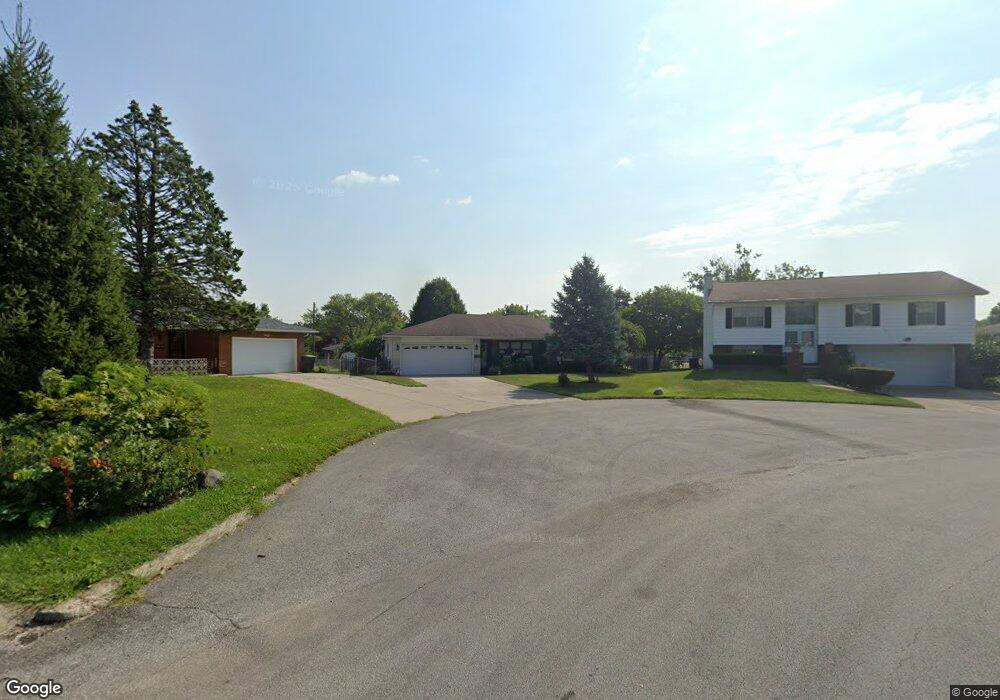 1324 E Chesfield Dr, Columbus, OH 43204 - photo 1