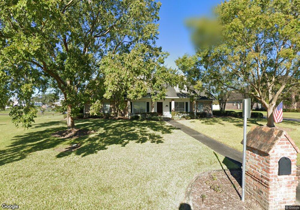 147 Regal Row, Houma, LA 70360 - photo 1