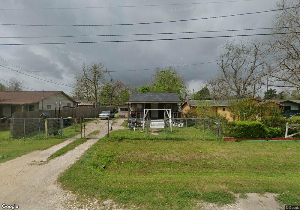 1608 Avenue L, Bay City, TX 77414 - photo 1