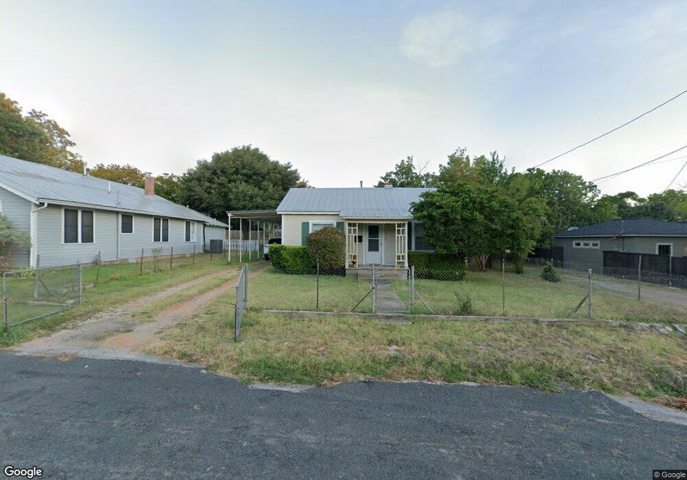 208 N Edison St, Fredericksburg, TX 78624 - photo 1