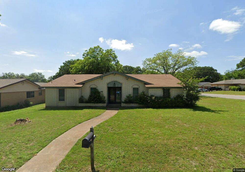 725 S Hyde Park Ave, Denison, TX 75020 - photo 1