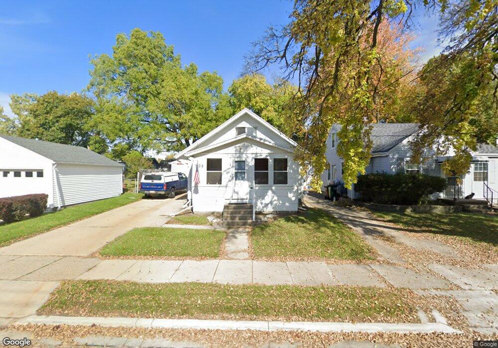 908 Gordon Ave, Lansing, MI 48910 - photo 1