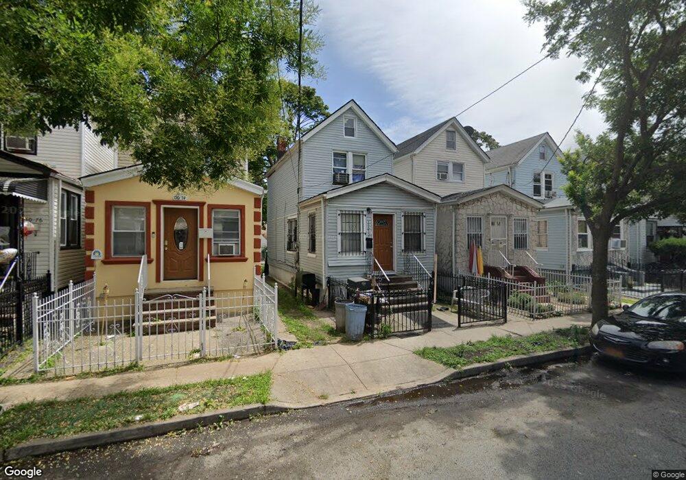 15072 116th Rd, Jamaica, NY 11434 - photo 1