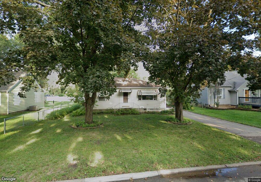 235 20th St NW, Cedar Rapids, IA 52405 - photo 1